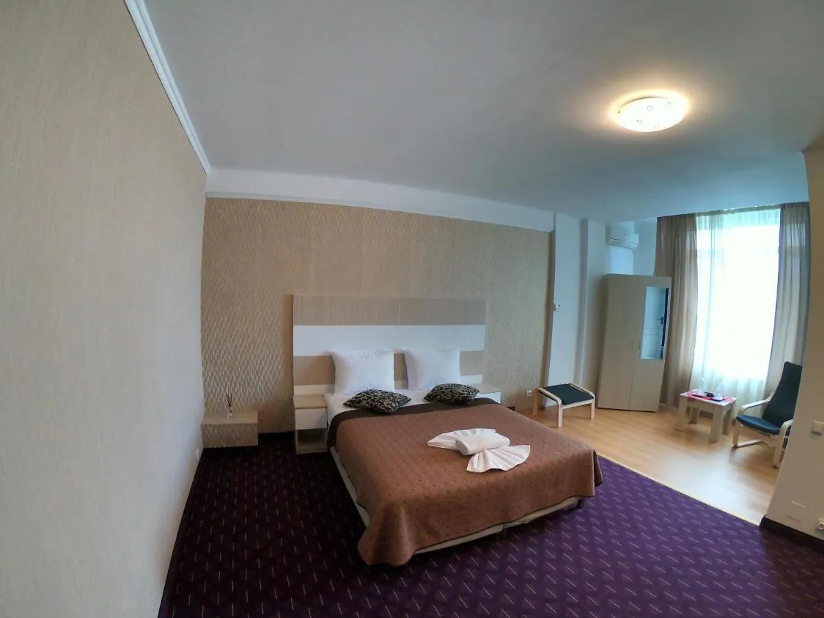 Hotel Mon Caprice Bükreş