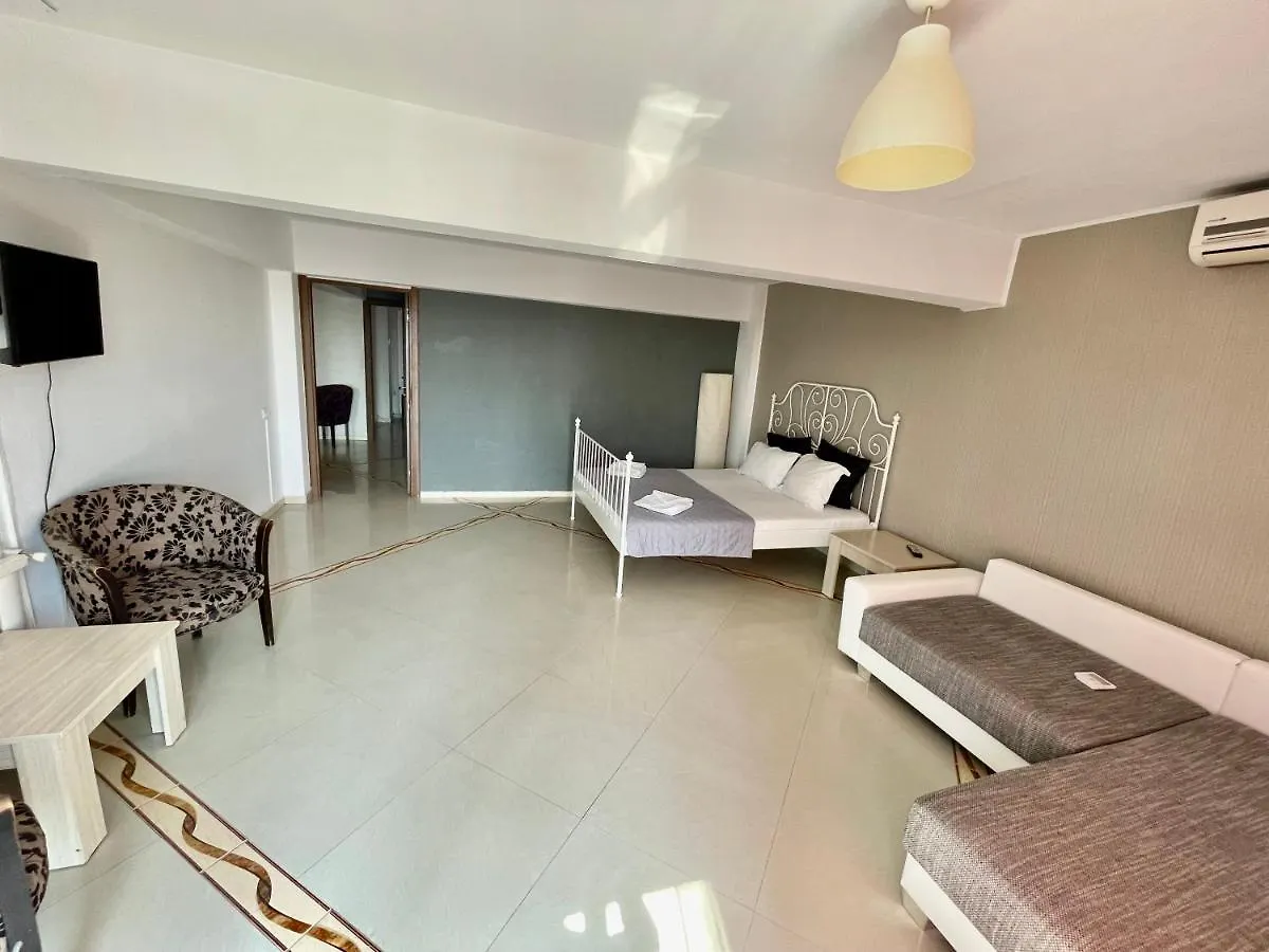 Hotel Mon Caprice Bükreş 3*,