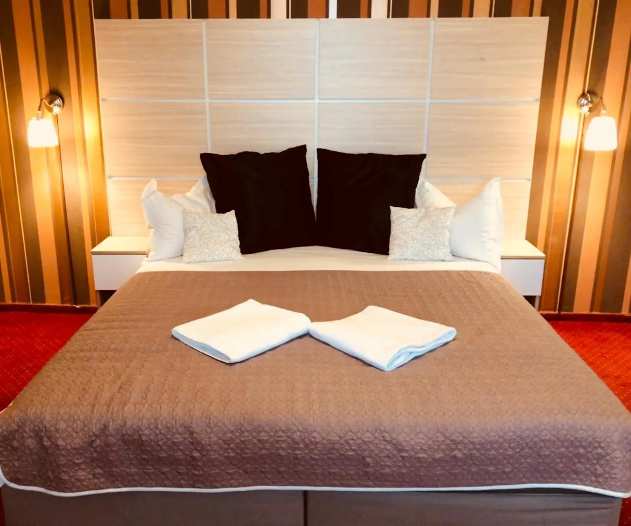 Hotel Mon Caprice Bucharest